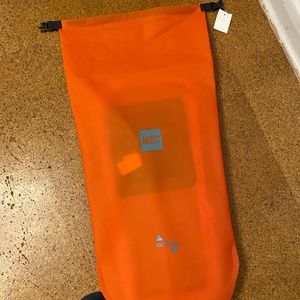 MEC Raptor 10 Dry pack (NWT)